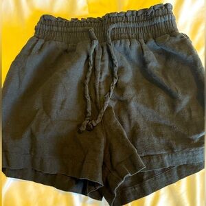 Women’s paper bag style shorts